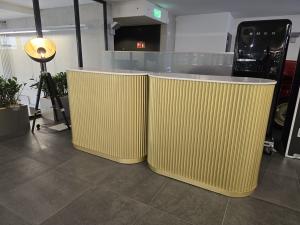 Metall / Marmor Bar 2